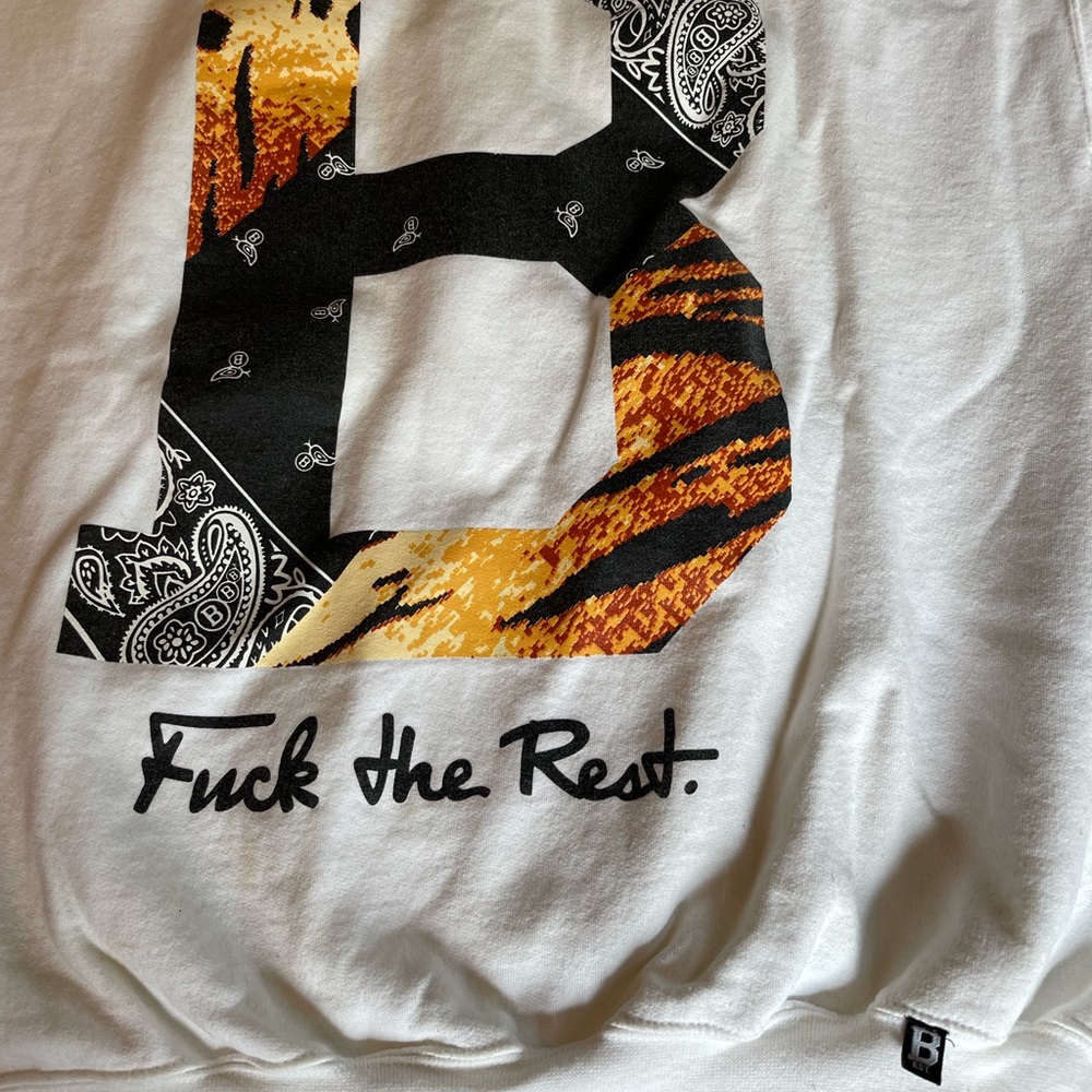 Breezy Excursion Crew Neck - Picture 2 of 5